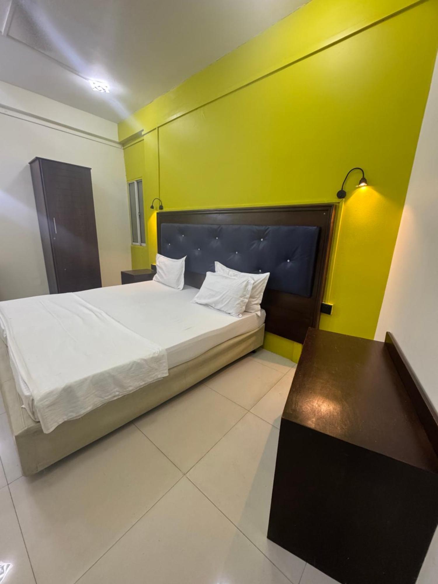 Metro City Hotel Коломбо Екстер'єр фото