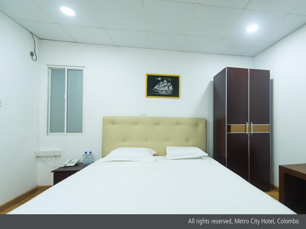 Metro City Hotel Коломбо Екстер'єр фото