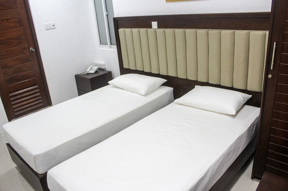 Metro City Hotel Коломбо Екстер'єр фото