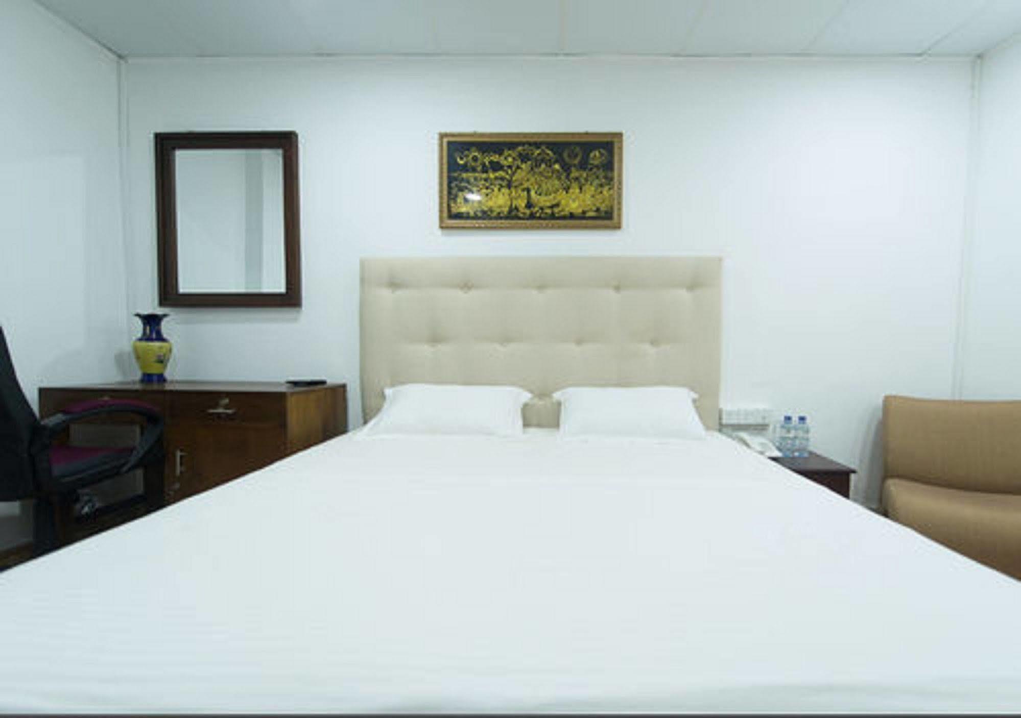 Metro City Hotel Коломбо Екстер'єр фото