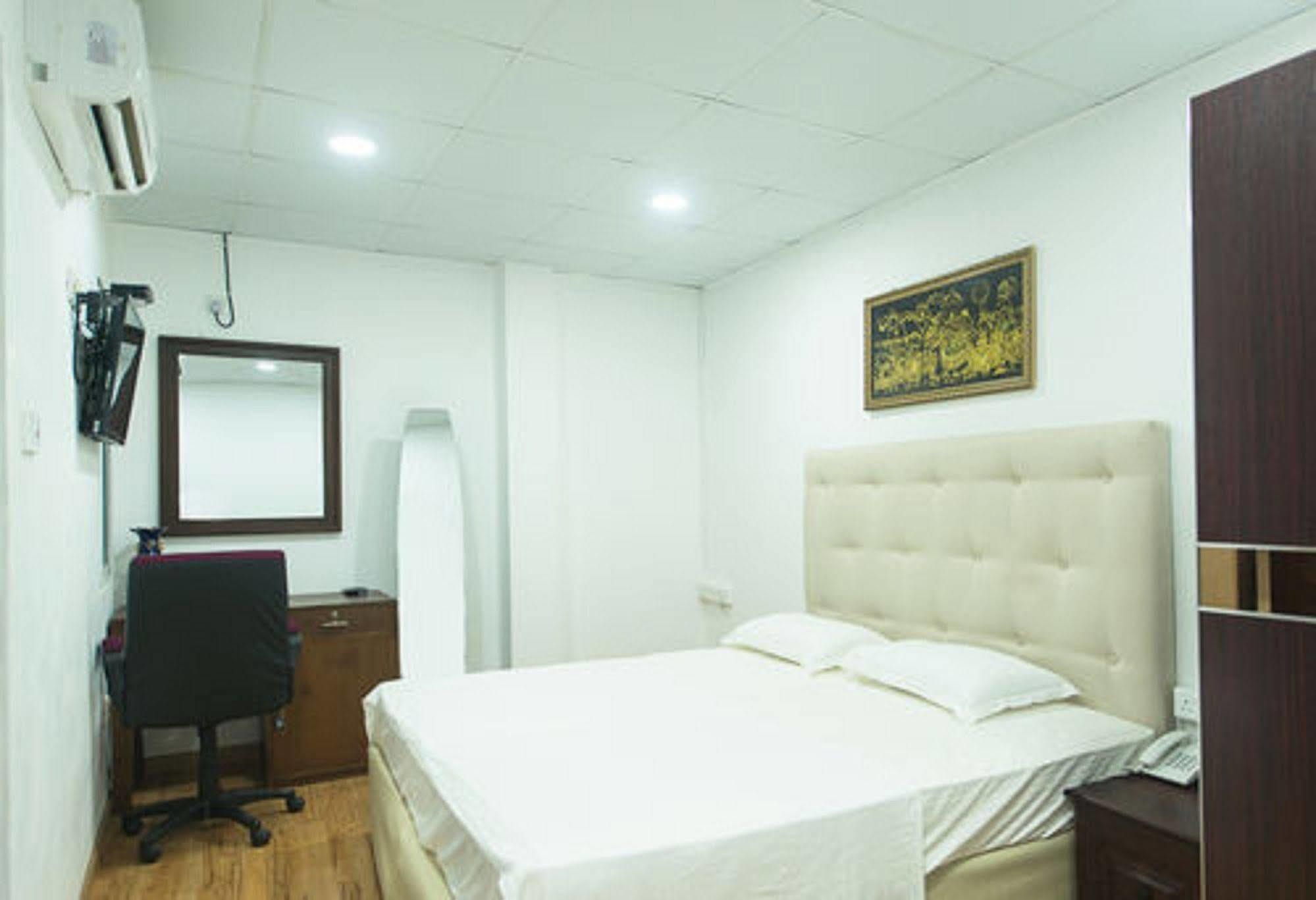 Metro City Hotel Коломбо Екстер'єр фото