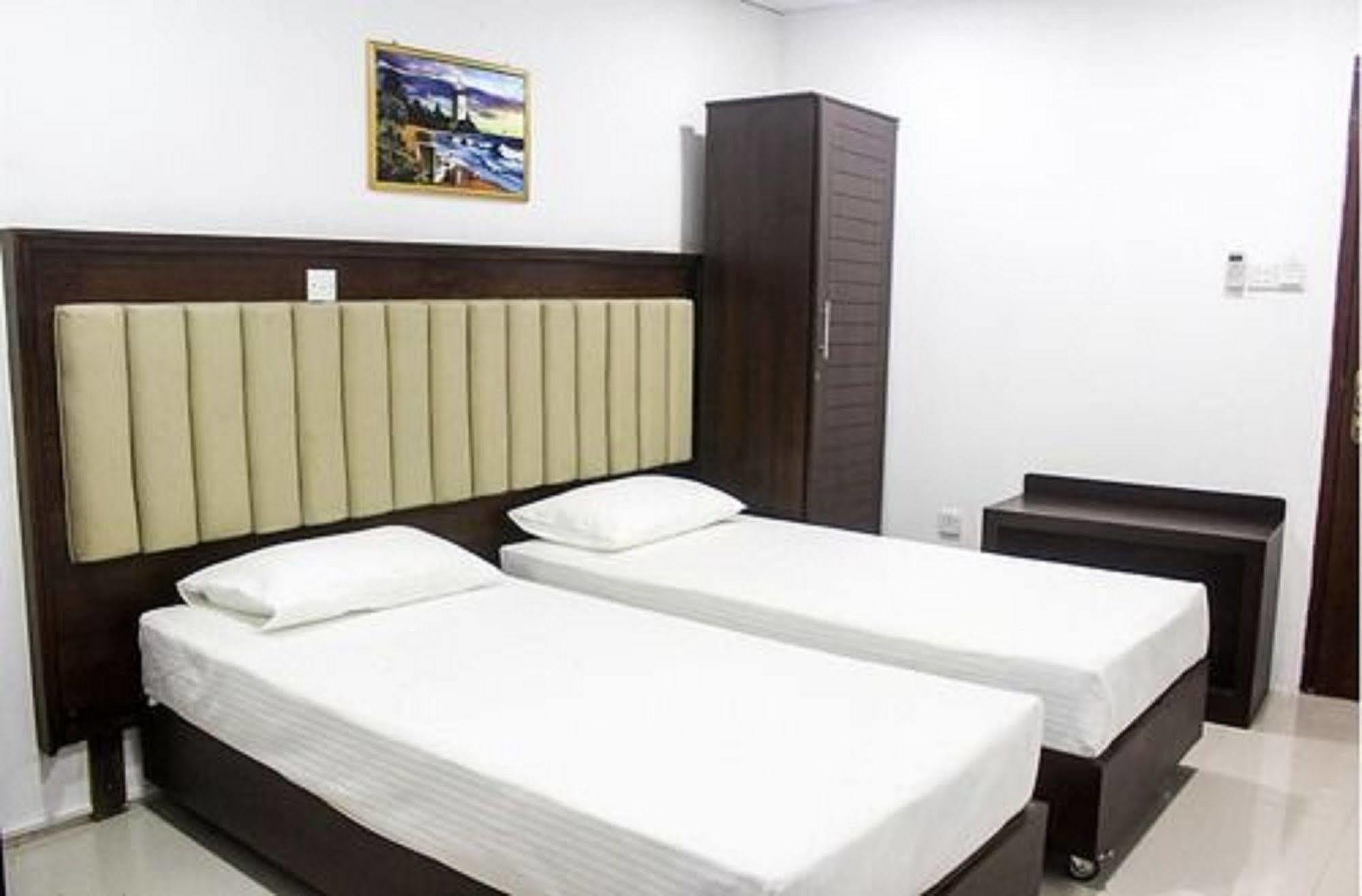 Metro City Hotel Коломбо Екстер'єр фото